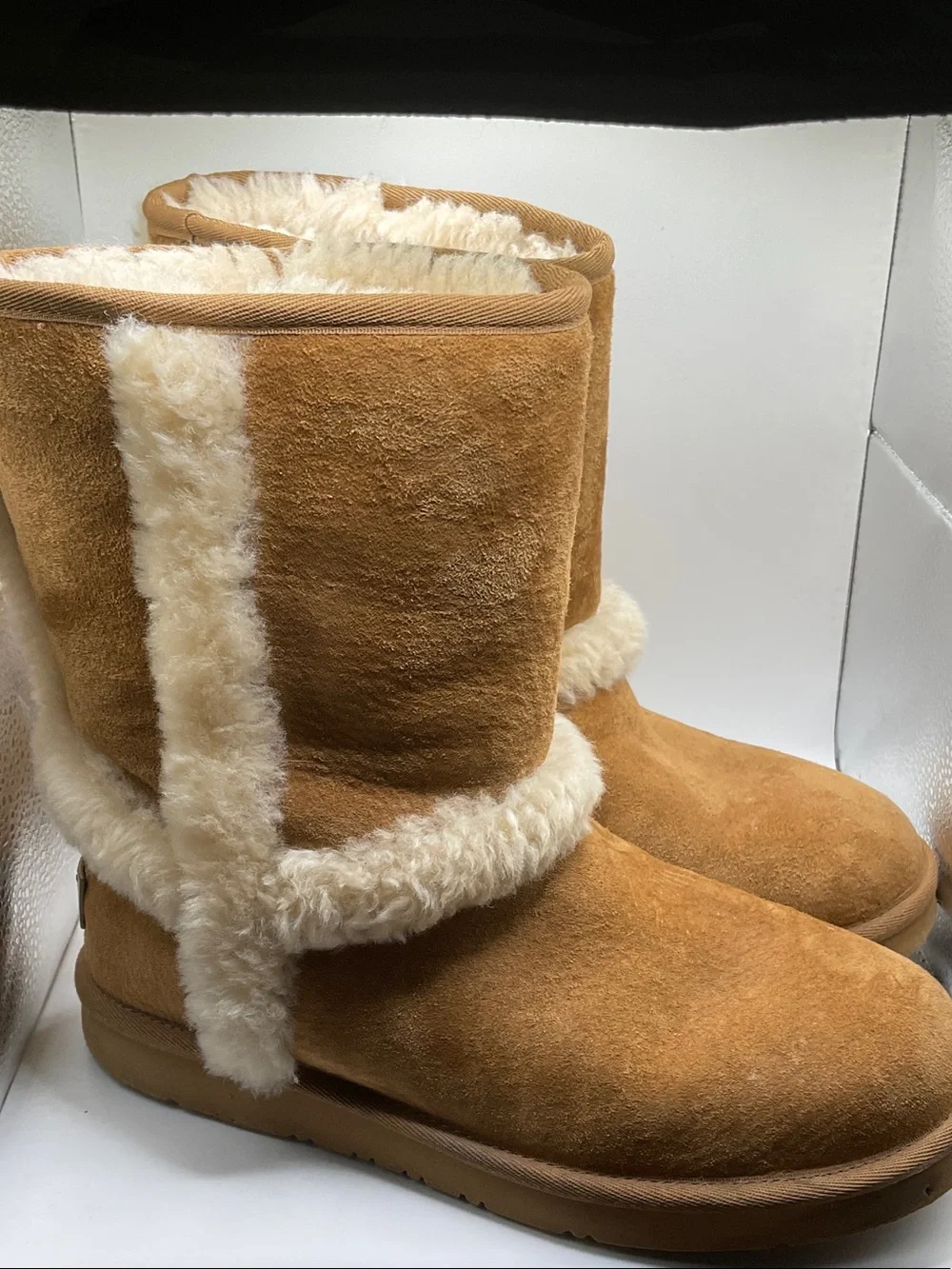 UGG classic mid